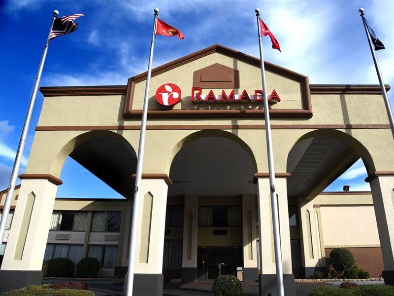 Ramada By Wyndham Triangle/Quantico Otel Dış mekan fotoğraf