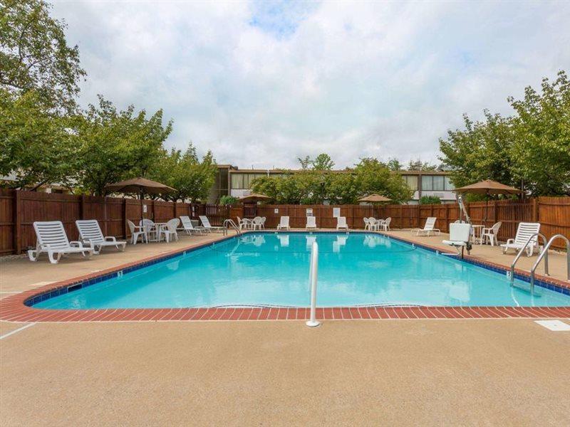 Ramada By Wyndham Triangle/Quantico Otel Dış mekan fotoğraf
