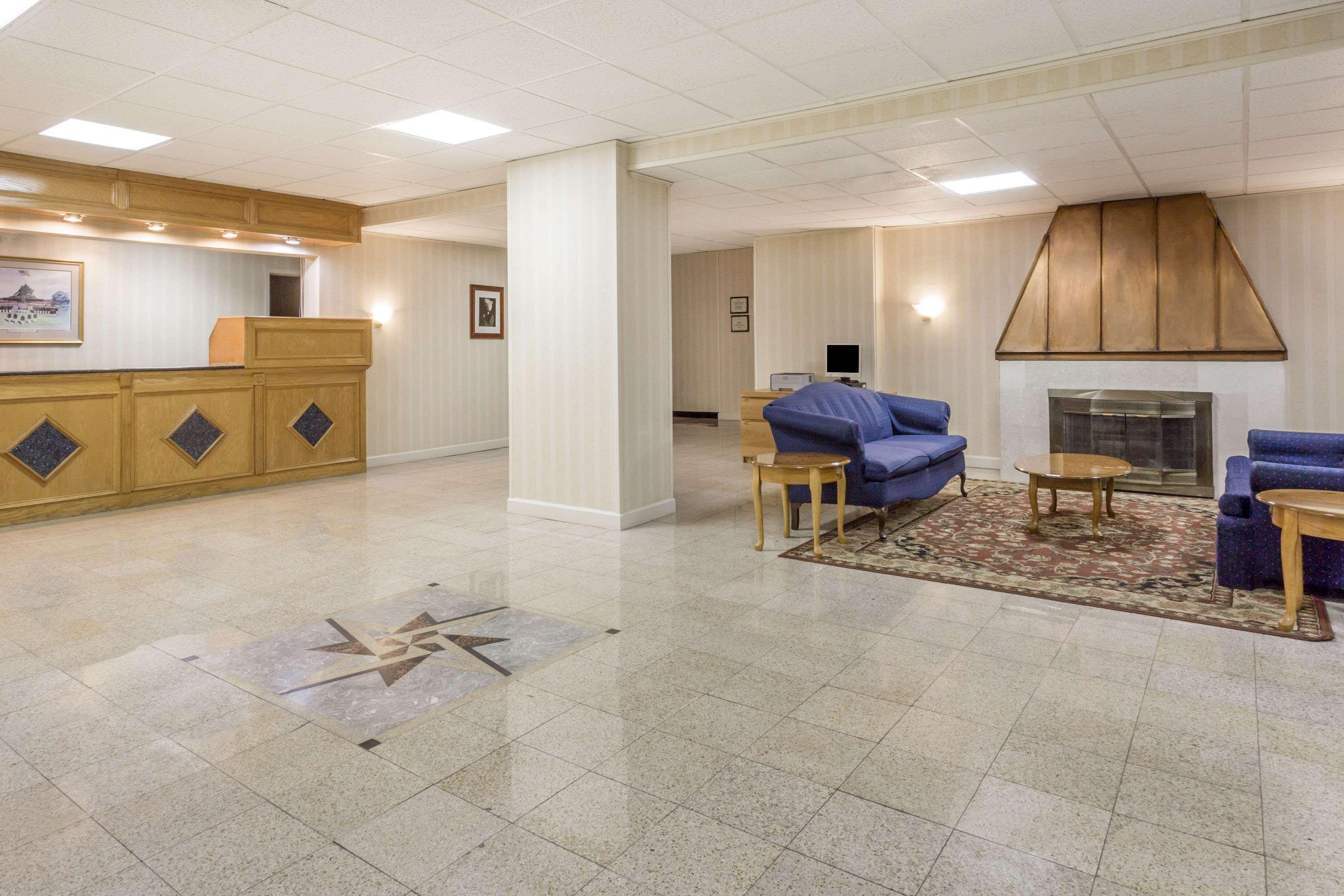 Ramada By Wyndham Triangle/Quantico Otel Dış mekan fotoğraf
