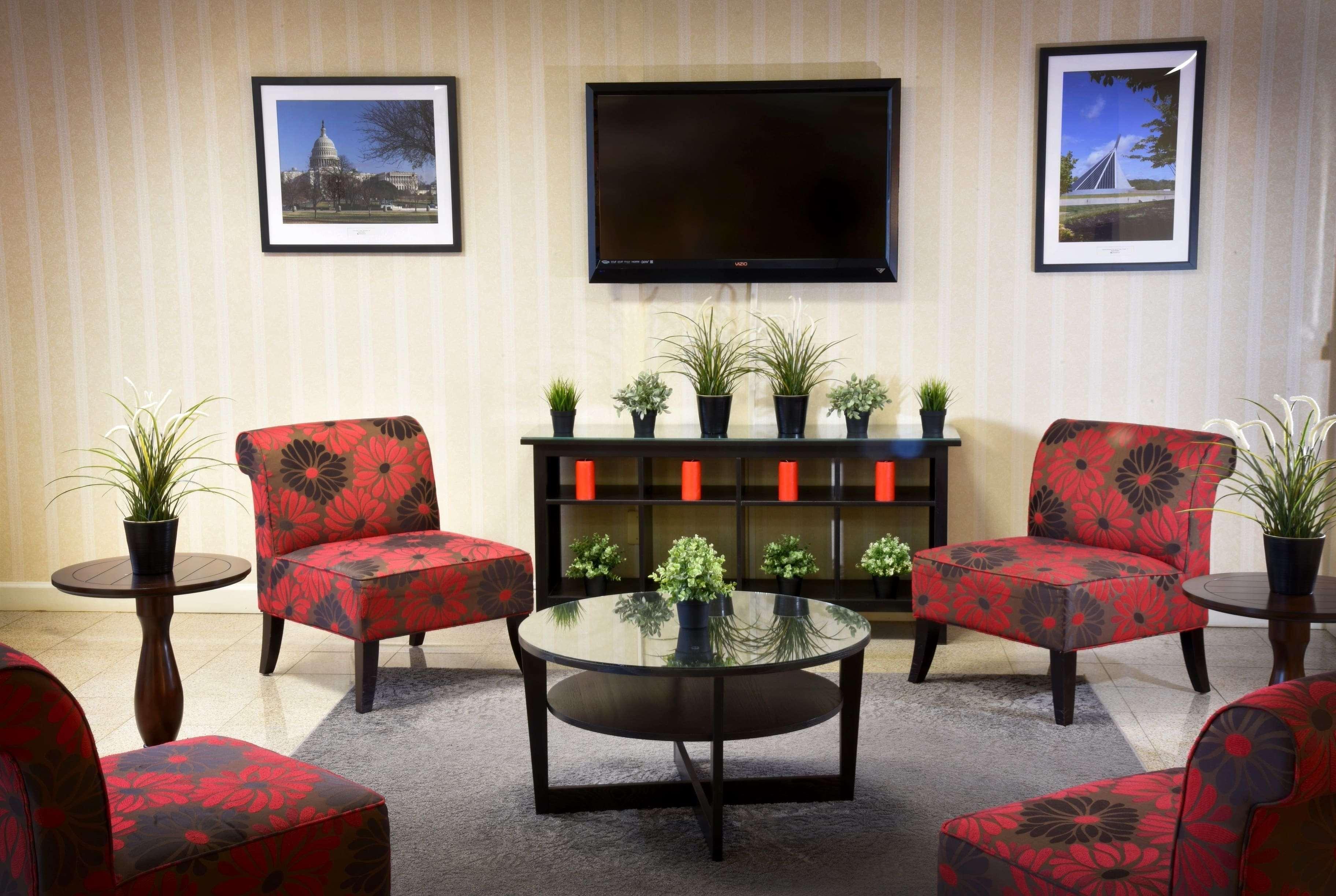 Ramada By Wyndham Triangle/Quantico Otel Dış mekan fotoğraf