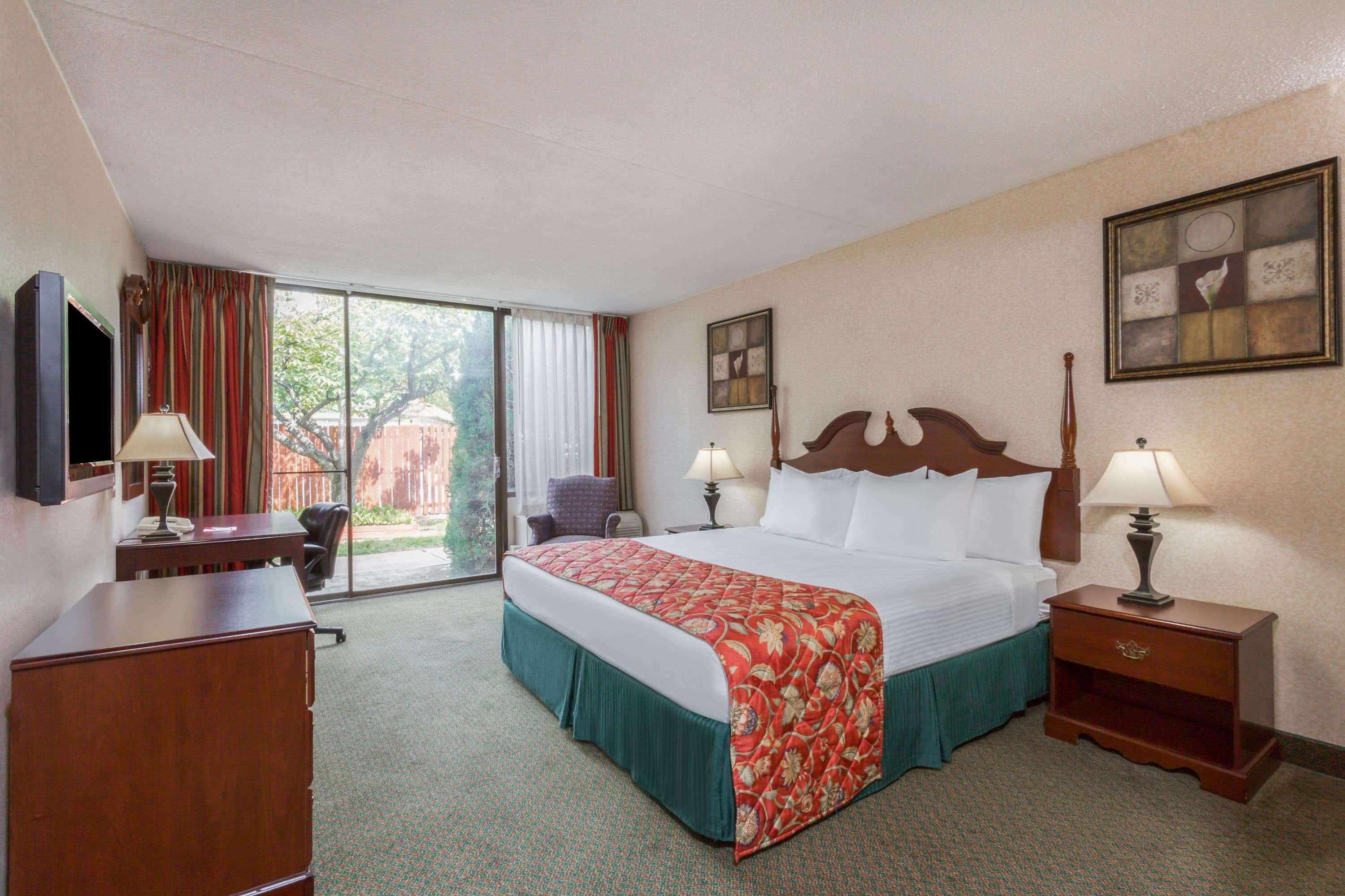 Ramada By Wyndham Triangle/Quantico Otel Dış mekan fotoğraf