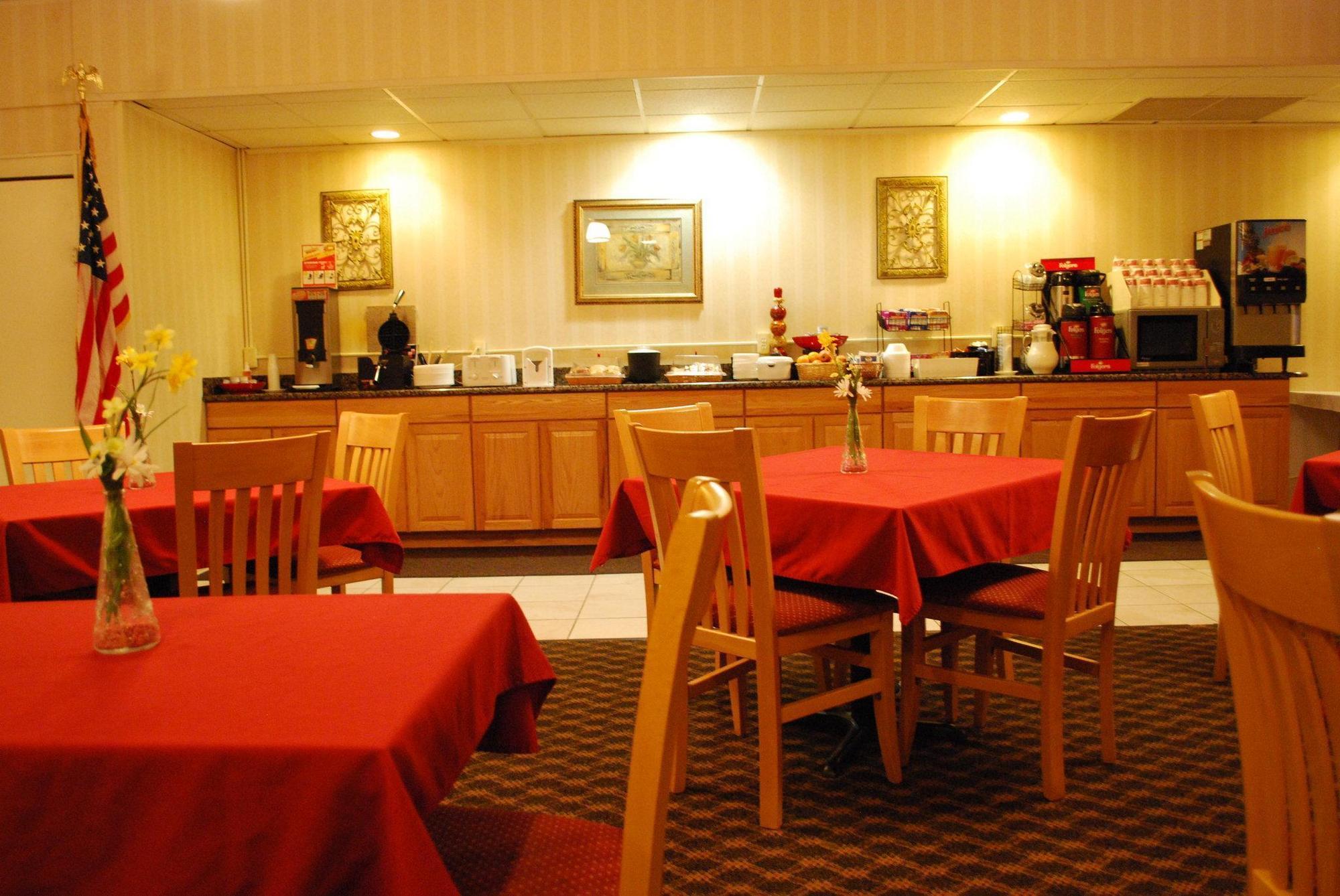 Ramada By Wyndham Triangle/Quantico Otel Dış mekan fotoğraf